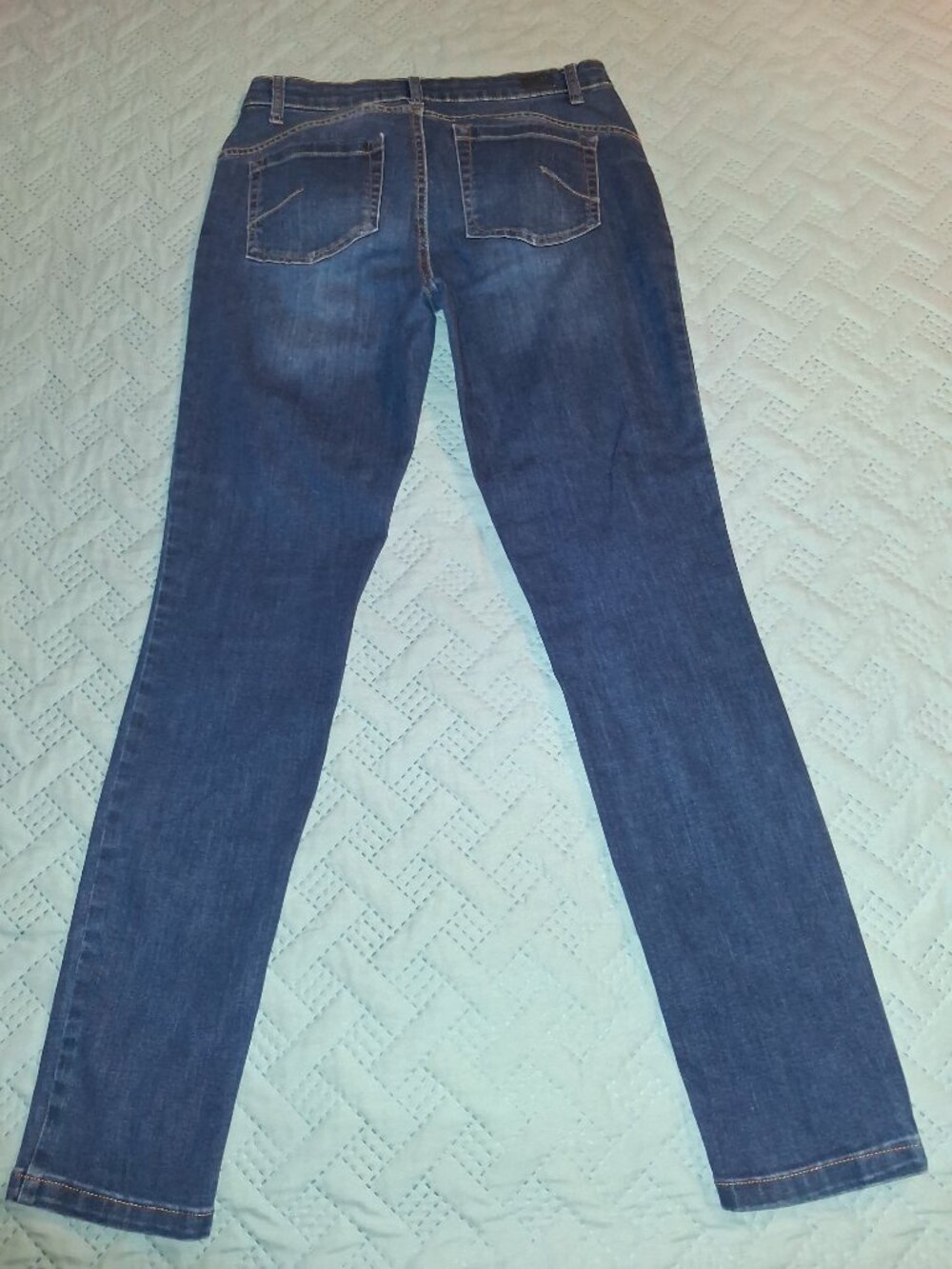 Like New! Jones New York Skinny Jeans-size 8 - Picture 2 of 5